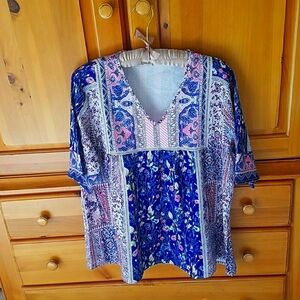 COPY - Soft and flowers.  Beautiful blouse. Never worn. Size L.